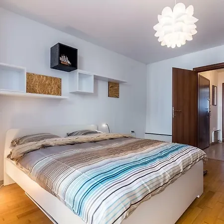 Sunnyside Corner Apartman Krk Town